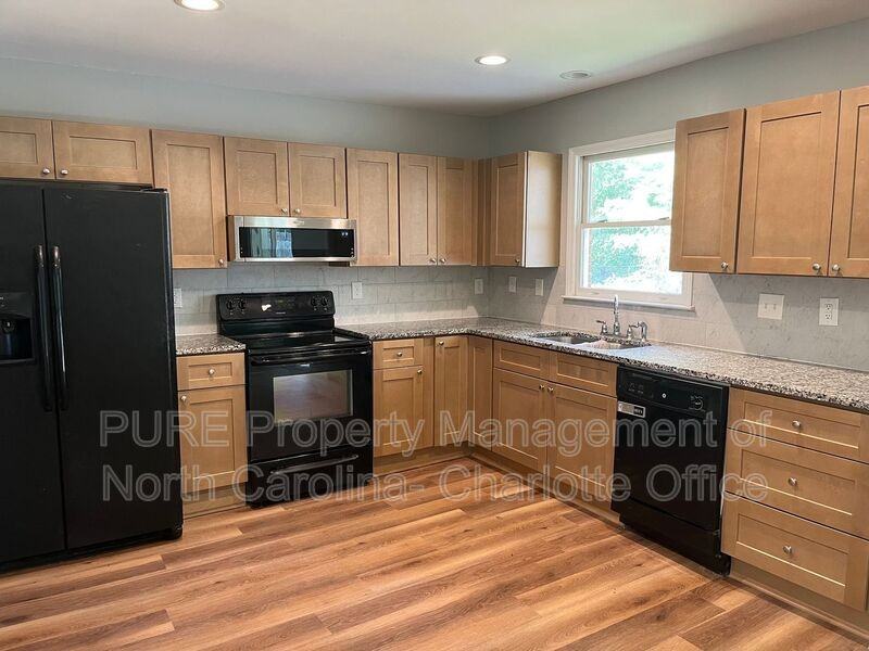 5221 Delivau Dr - Photo 2 of 8