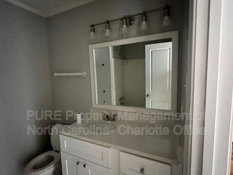 5221 Delivau Dr - Photo 3 of 8