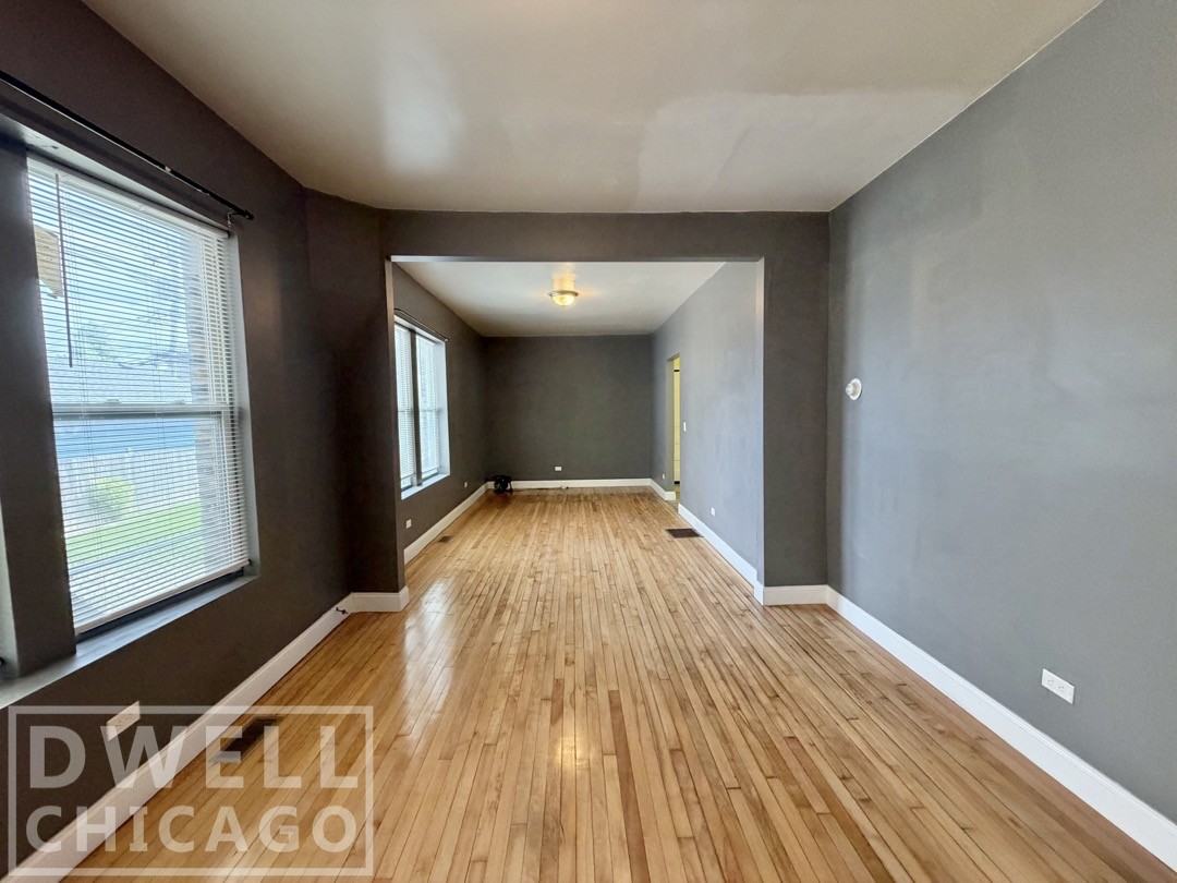 731 N Christiana Ave #1R - Photo 4 of 14