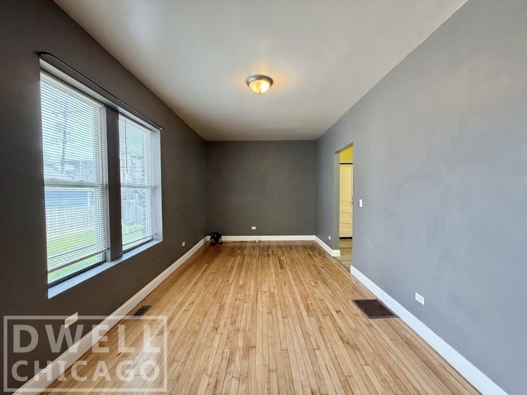 731 N Christiana Ave #1R - Photo 5 of 14