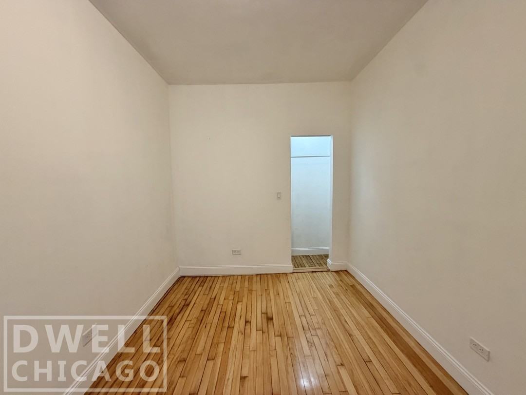 731 N Christiana Ave #1R - Photo 6 of 14