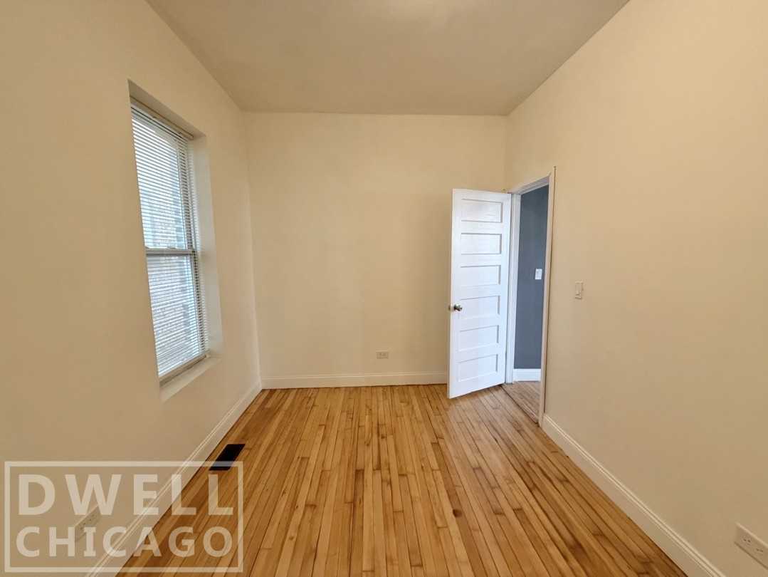 731 N Christiana Ave #1R - Photo 7 of 14