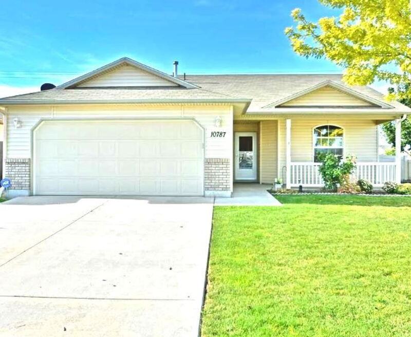 10787 Gossamer St