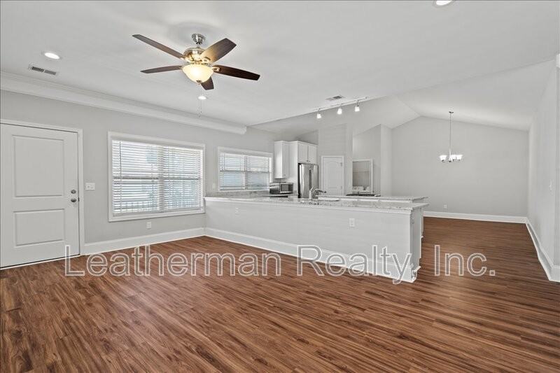 413 Senate St - Photo 3 of 11