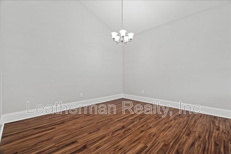 413 Senate St - Photo 6 of 11
