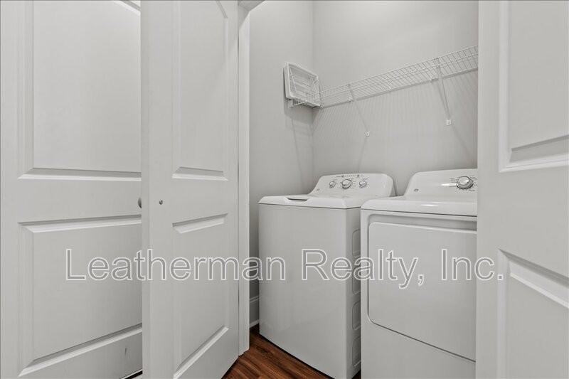 413 Senate St - Photo 7 of 11
