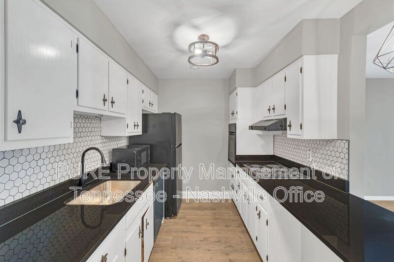 1302 Mercury Blvd #33