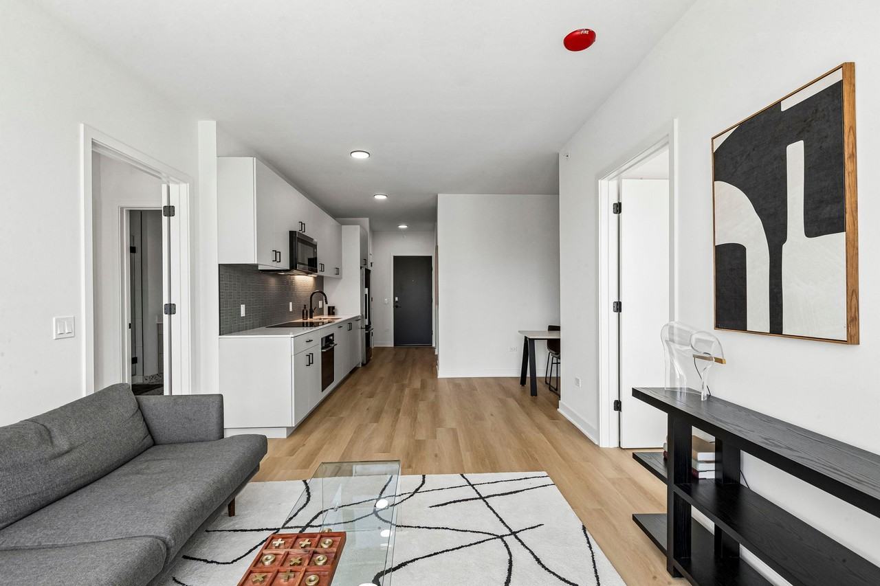 1100 W Grand Ave #410