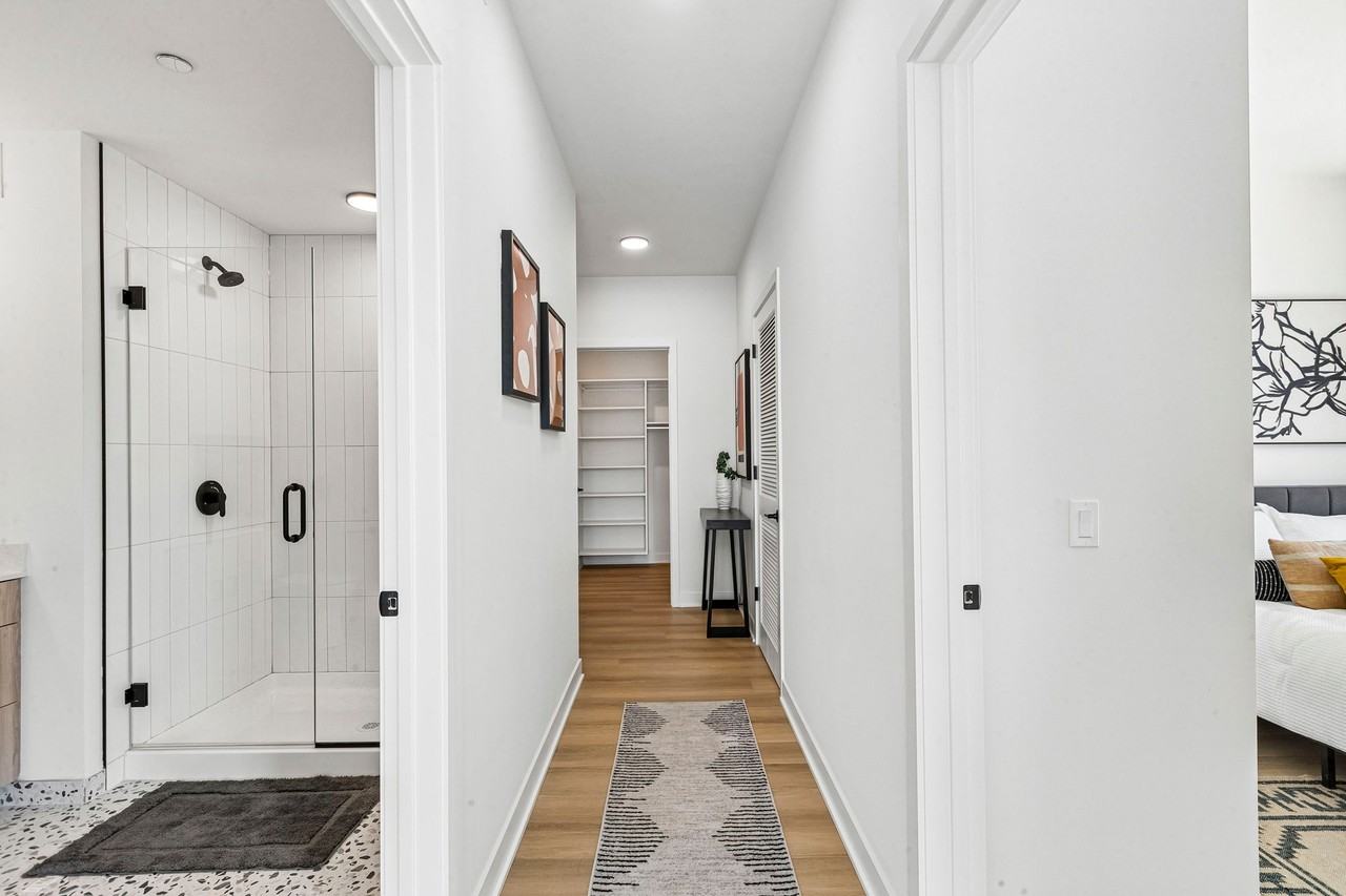1100 W Grand Ave #614