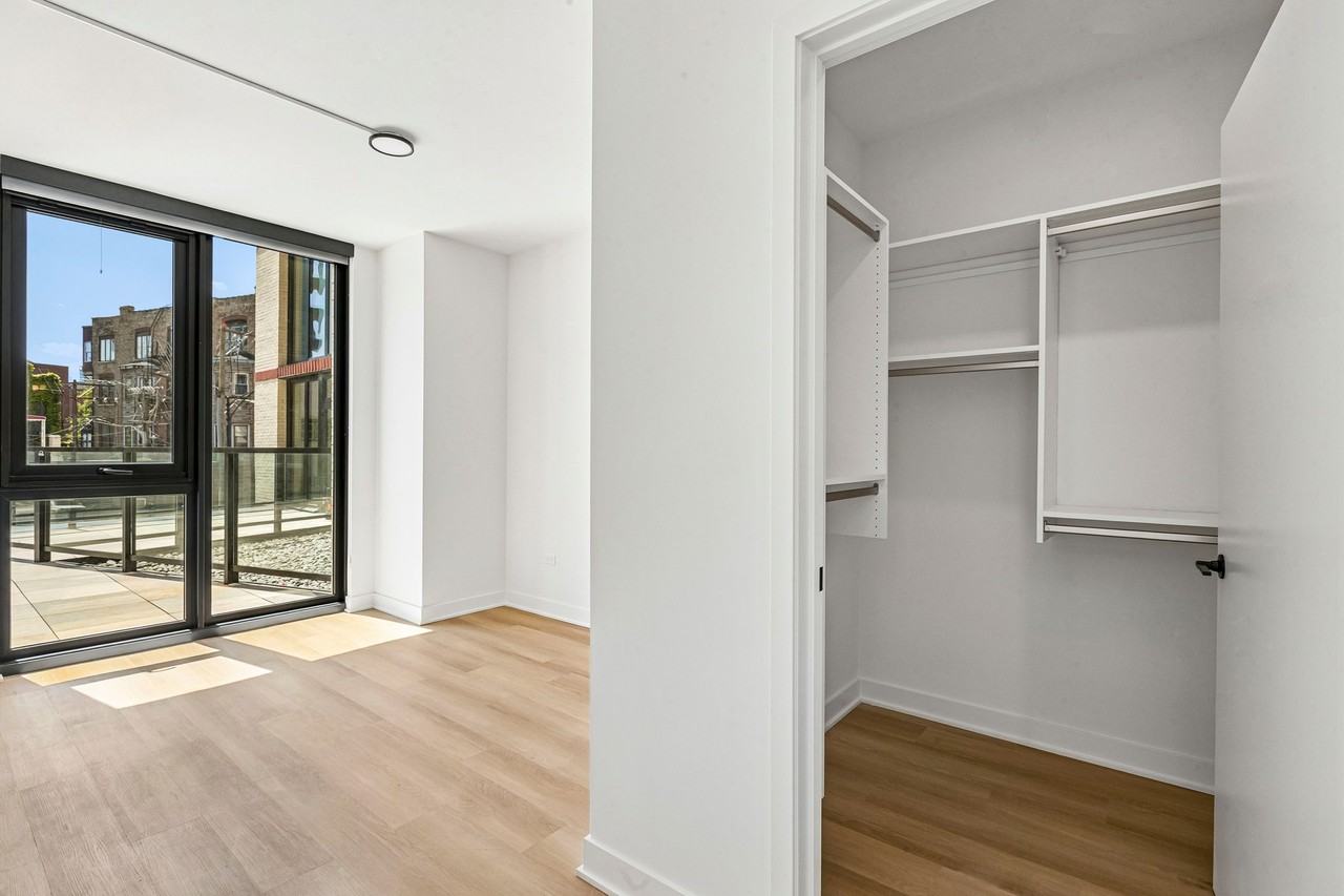 1100 W Grand Ave #408