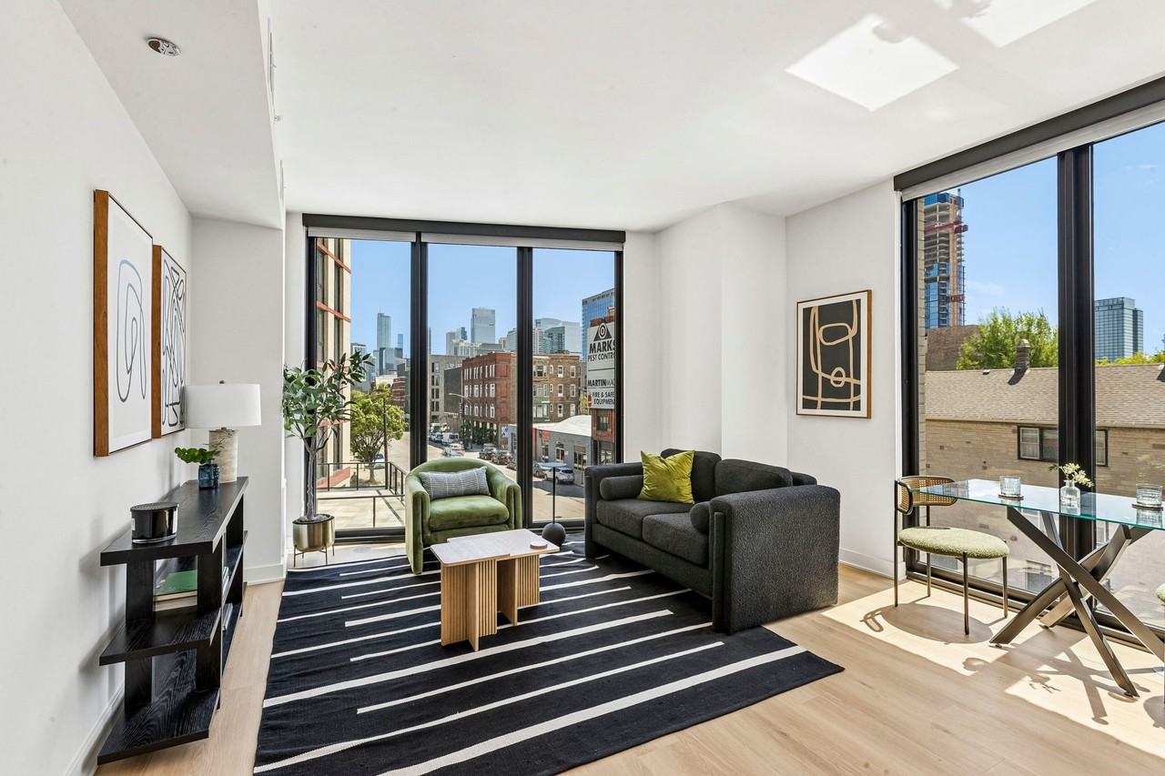 1100 W Grand Ave #218
