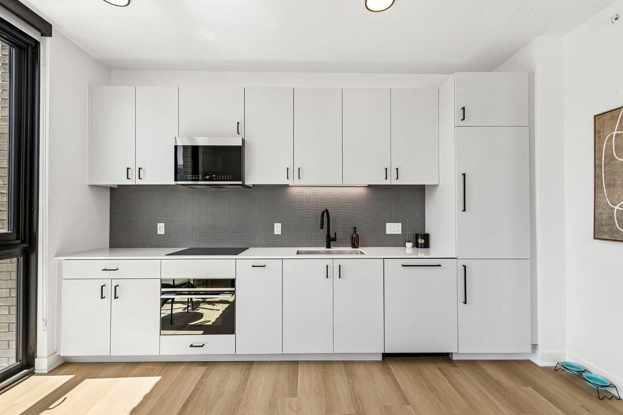 1100 W Grand Ave #514