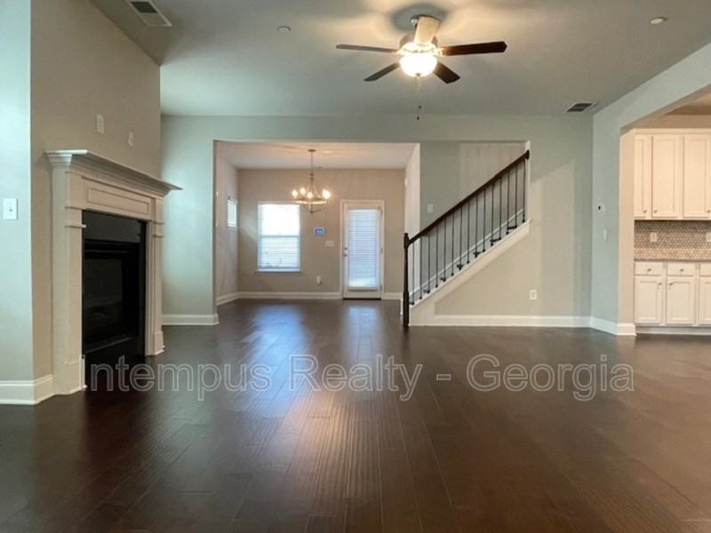970 Shelnutt Dr - Photo 4 of 33