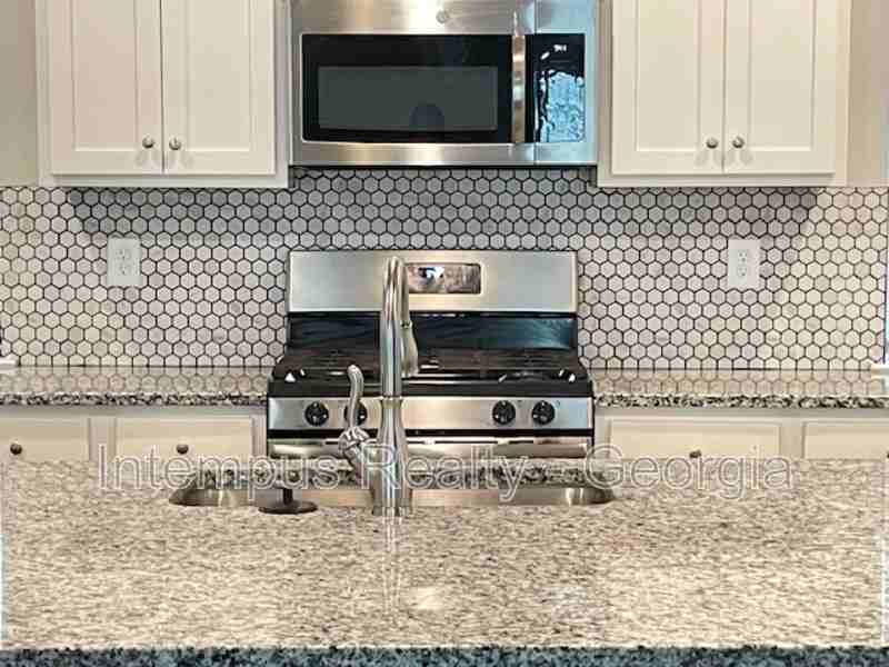 970 Shelnutt Dr - Photo 7 of 33