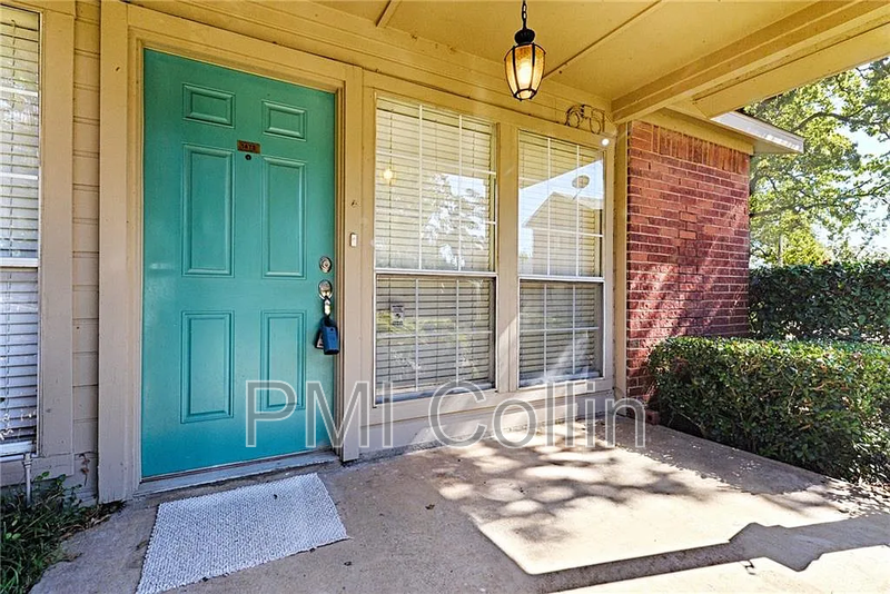 1473 Meadowood Village Dr - Photo 2 of 11