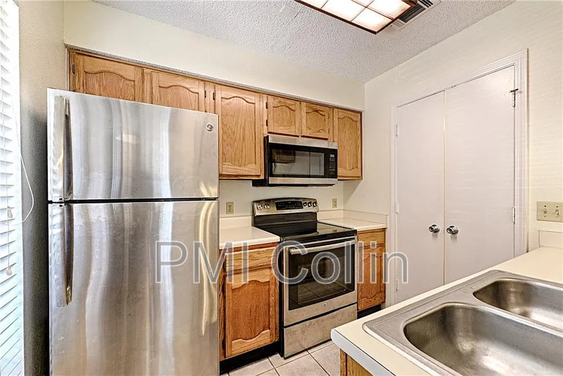 1473 Meadowood Village Dr - Photo 4 of 11