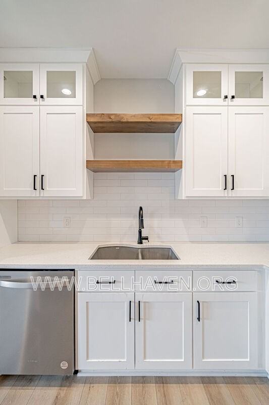 1483 Fremont Ave - Photo 5 of 15