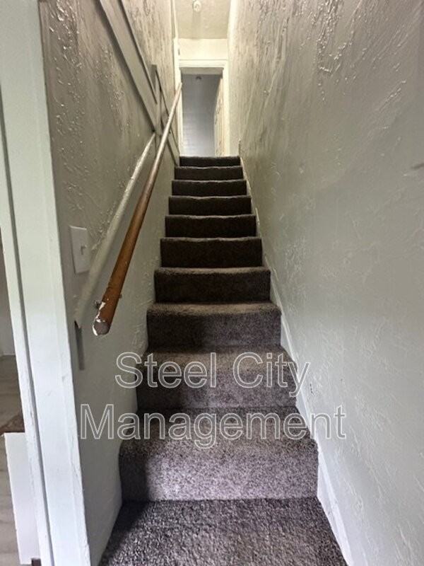 418 Pacific St - Photo 4 of 7