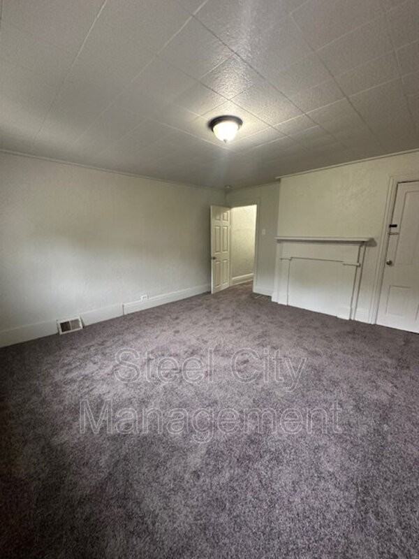 418 Pacific St - Photo 5 of 7