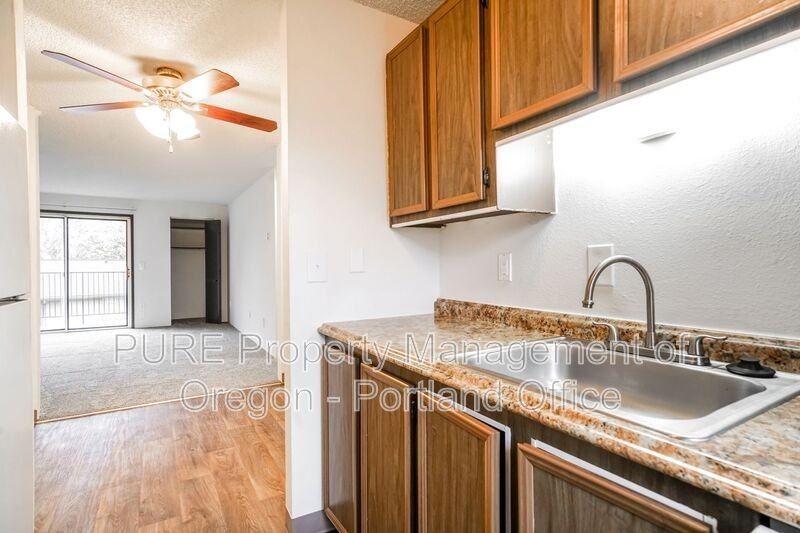 14206 Ne Sandy Blvd #L08 - Photo 4 of 23