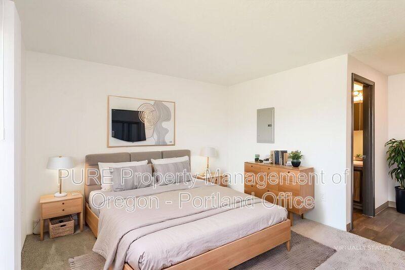 14132 Ne Sandy Blvd #R12 - Photo 2 of 10