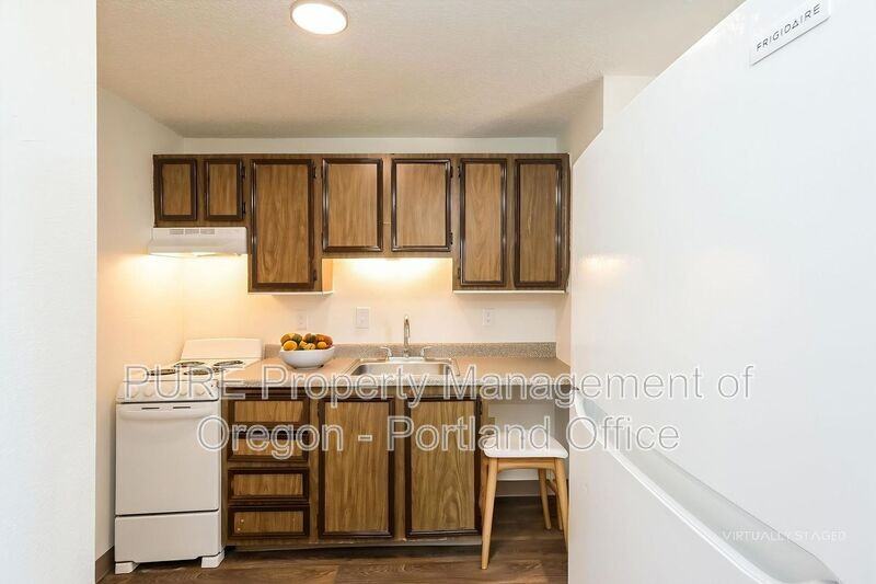 14132 Ne Sandy Blvd #R12 - Photo 3 of 10
