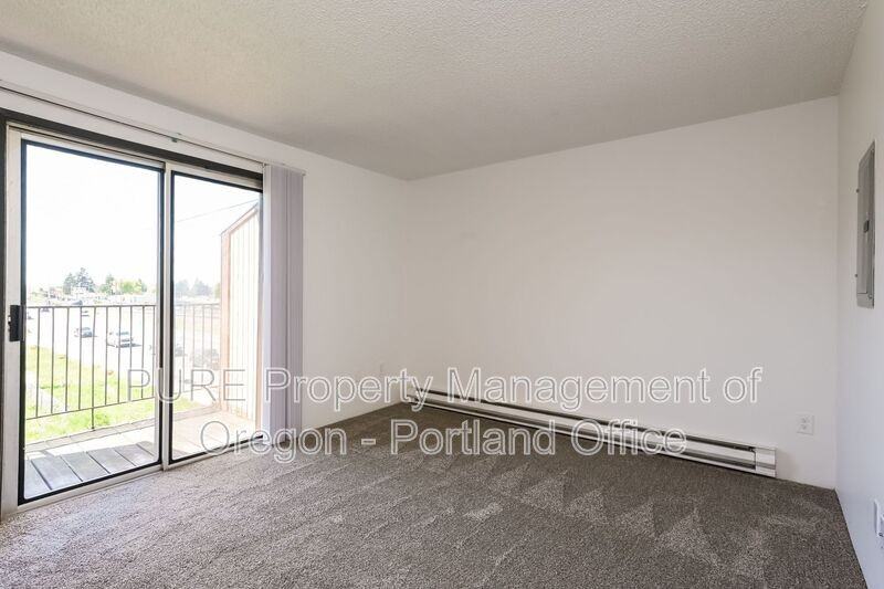 14132 Ne Sandy Blvd #R12 - Photo 4 of 10