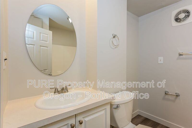 4632 Se 122nd Ave #D - Photo 6 of 20