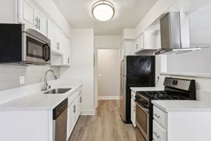 featured image of 3250 Fairesta St