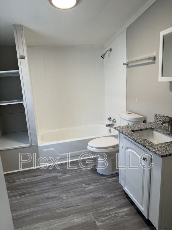 307 Dix St - Photo 2 of 6