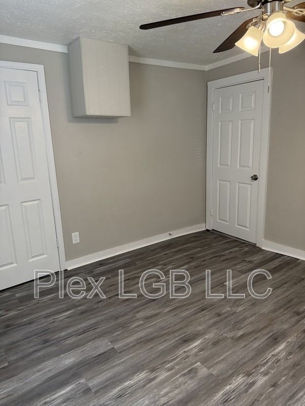 307 Dix St - Photo 3 of 6