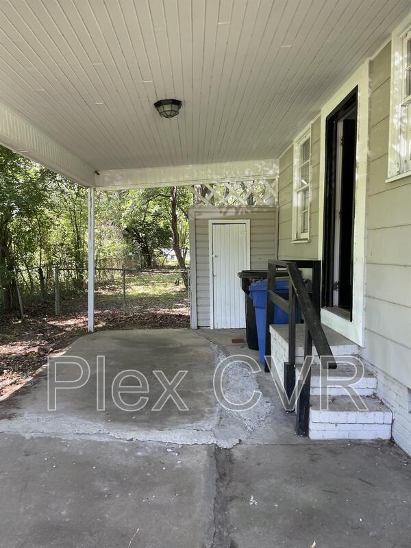 2231 Cornell Ave - Photo 2 of 10