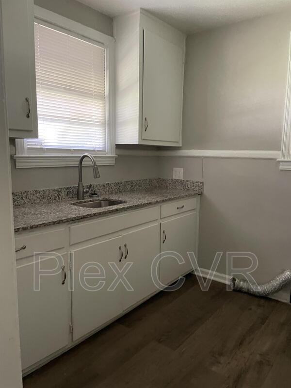 2231 Cornell Ave - Photo 3 of 10