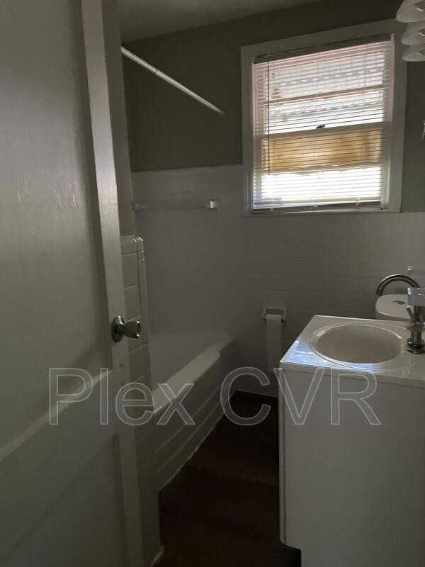 2231 Cornell Ave - Photo 7 of 10