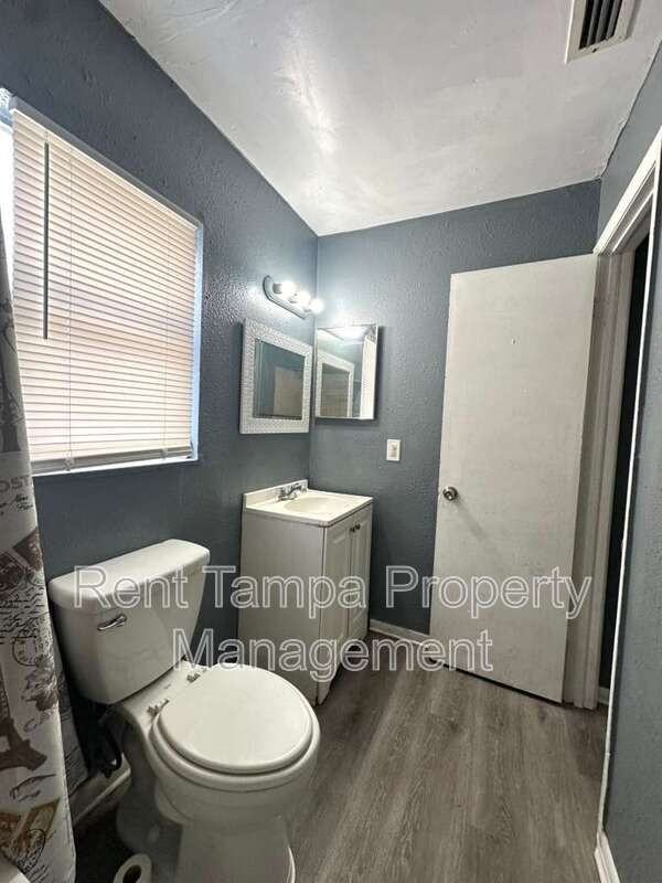 8304 N Mulberry St - Photo 3 of 39