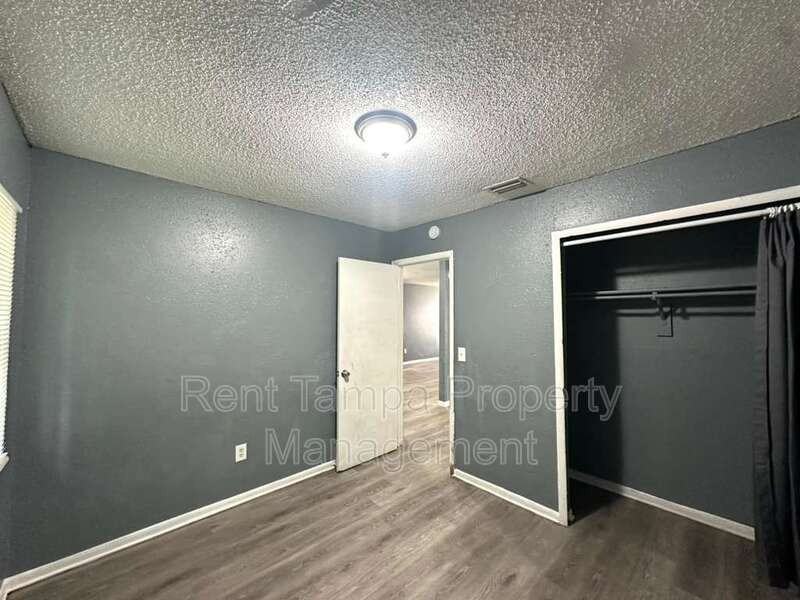 8304 N Mulberry St - Photo 4 of 39