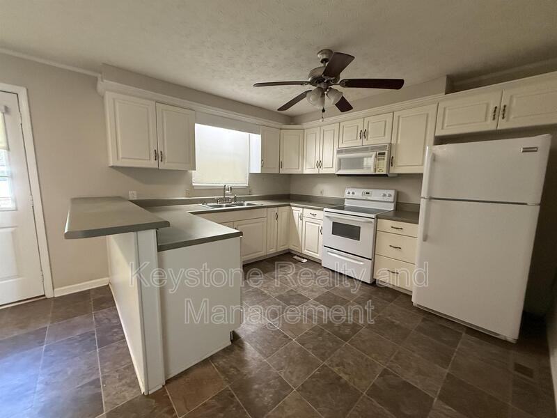 1511 Cavern Ct - Photo 3 of 10