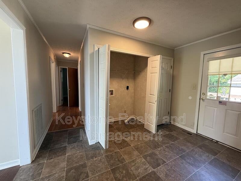 1511 Cavern Ct - Photo 5 of 10