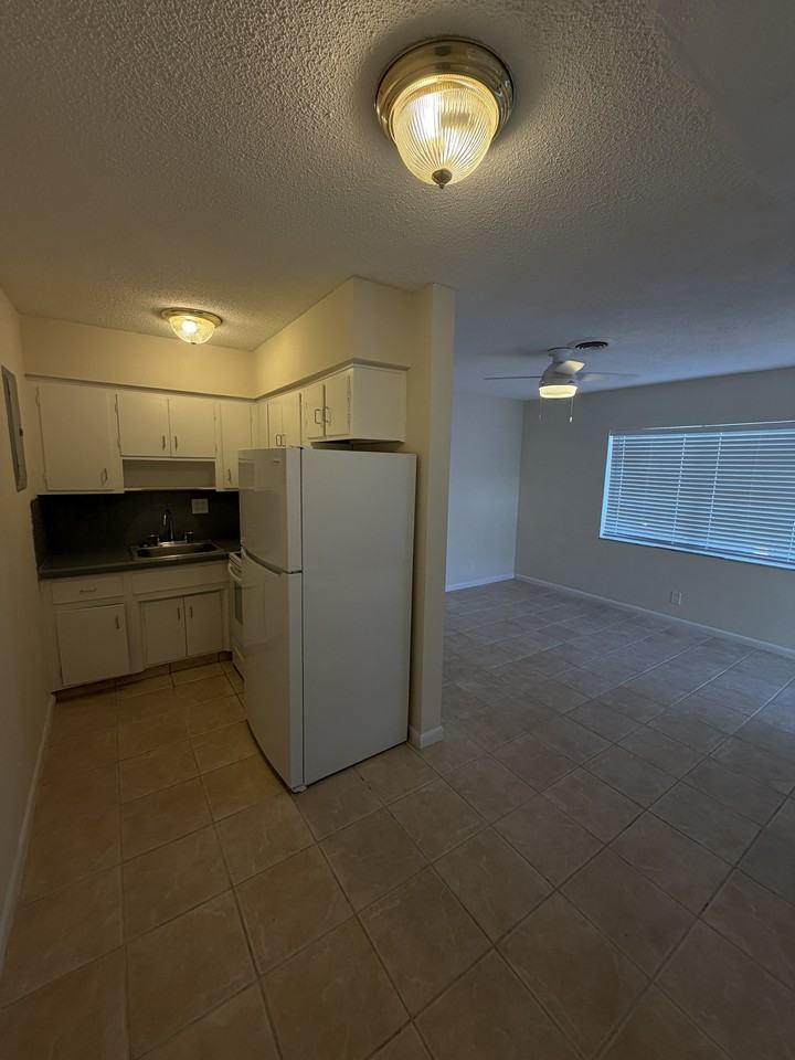 316 - Lamplighter LC - Photo 4 of 11