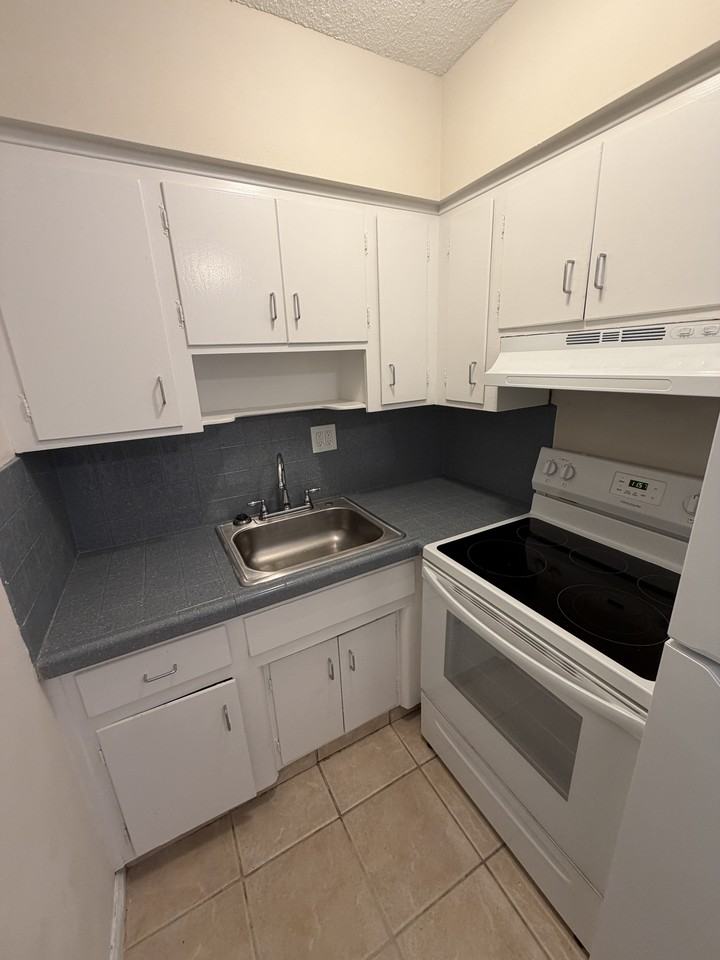 316 - Lamplighter LC - Photo 5 of 11