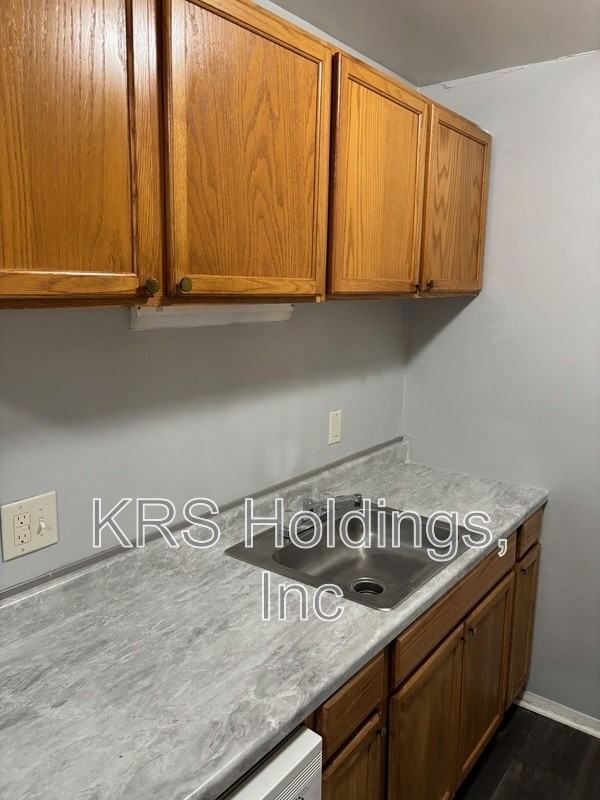 1211 Nelson St #C - Photo 3 of 10