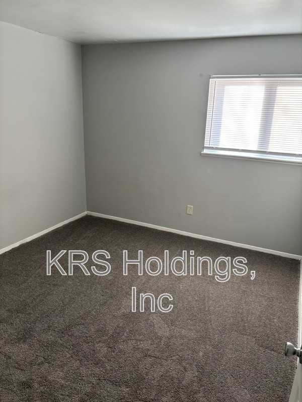 1213 Nelson St #C - Photo 6 of 10