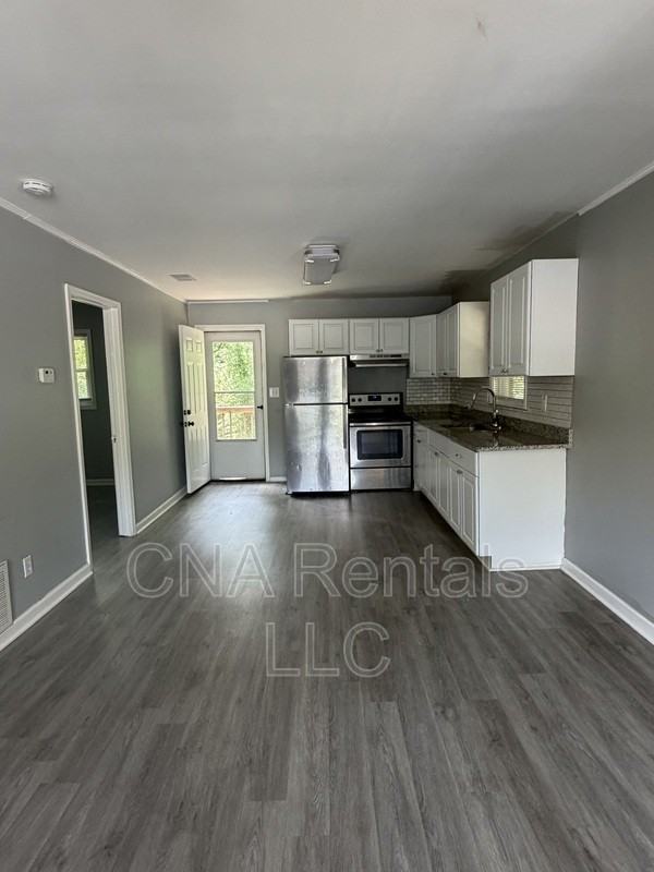 106 Wallace Rd Se #110 - Photo 3 of 10