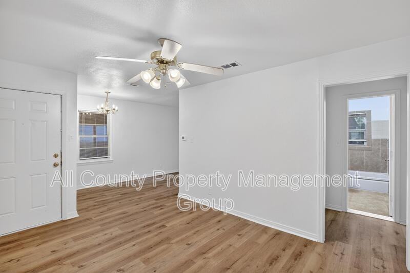 4709 Mayfair St - Photo 3 of 32