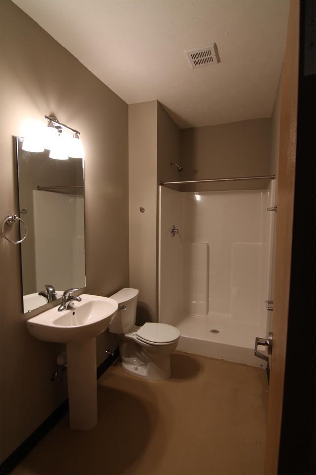 1421 P Street - Photo 6 of 34