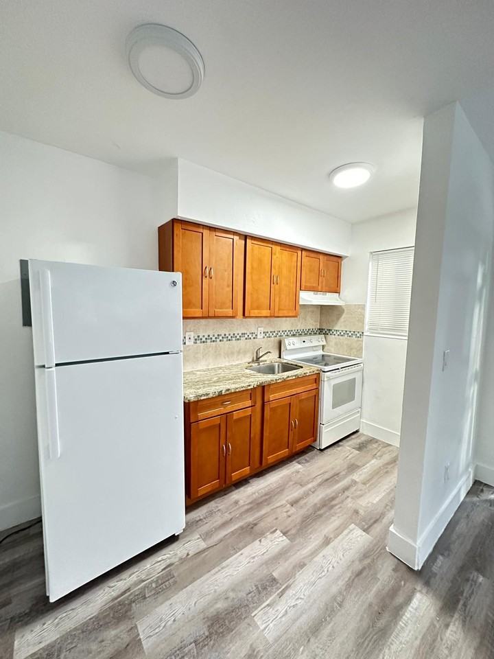 1265 Sharazad Boulevard - Photo 5 of 11