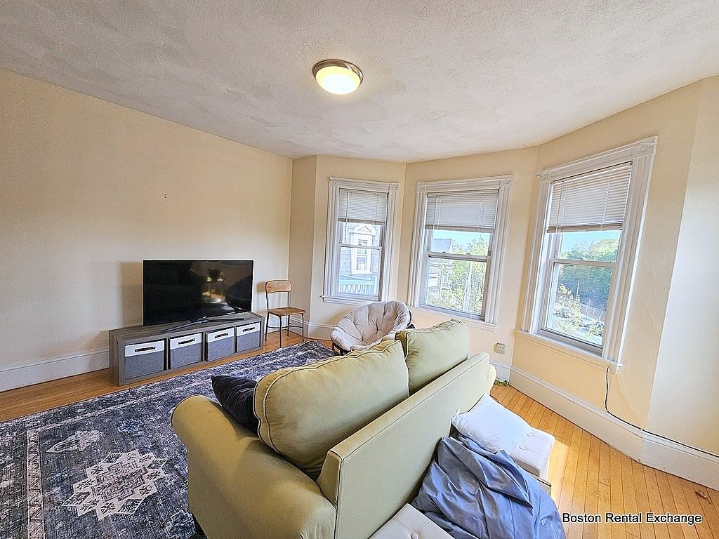 757 Somerville Ave #3 - Photo 2 of 18