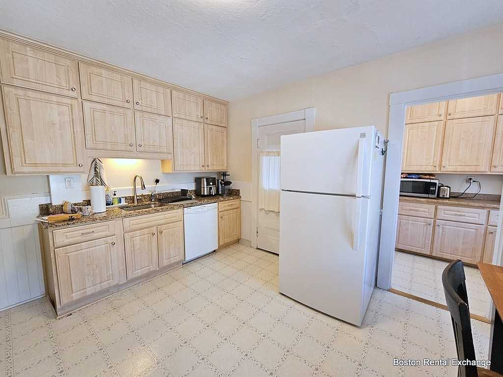 757 Somerville Ave #3 - Photo 6 of 18