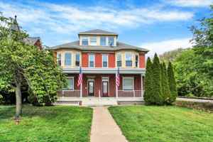 featured image of 715 Oak Hill Ave
