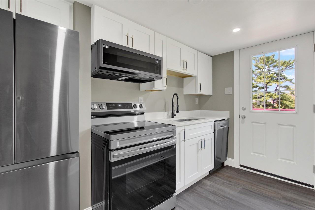 715 Oak Hill Ave #715-3N - Photo 5 of 18